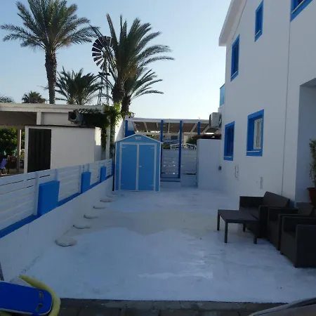 Greek Island Style 2 Bedroom With Pool Next To The Sea
