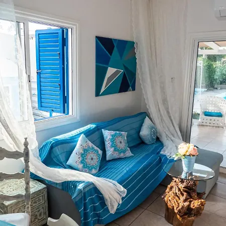 Greek Island Style 2 Bedroom With Pool Next To The Sea Larnaca