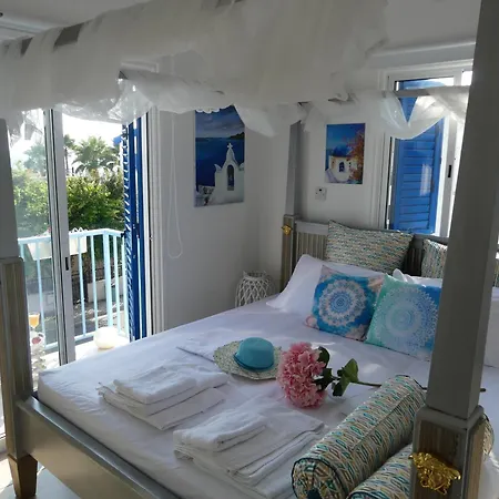 Vila Greek Island Style 2 Bedroom With Pool Next To The Sea Larnaca