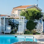 Greek Island Style 2 Bedroom With Pool Next To The Sea 别墅 *