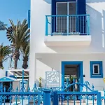 Greek Island Style 2 Bedroom With Pool Next To The Sea Larnaca