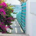 Greek Island Style 2 Bedroom With Pool Next To The Sea 拉纳卡
