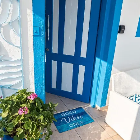 Greek Island Style 2 Bedroom With Pool Next To The Sea Lárnaka