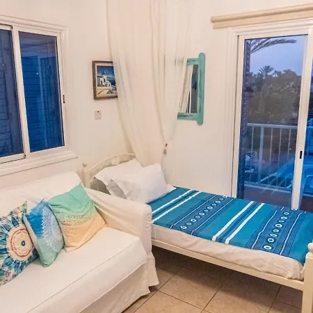 Villa Greek Island Style 2 Bedroom With Pool Next To The Sea Lárnaka