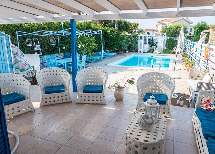 Greek Island Style 2 Bedroom With Pool Next To The Sea Larnaca