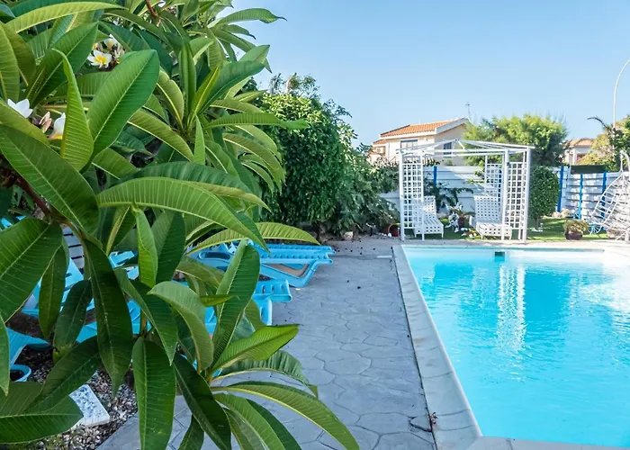 Greek Island Style 2 Bedroom With Pool Next To The Sea Vila *