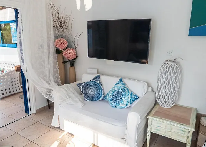 Greek Island Style 2 Bedroom With Pool Next To The Sea Vila *