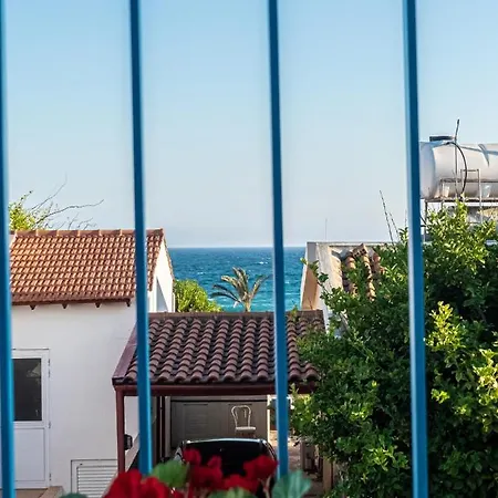 فيلة Greek Island Style 2 Bedroom With Pool Next To The Sea لارنكا